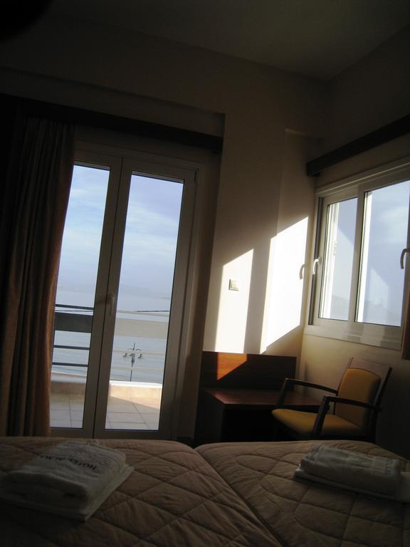 Alma Hotel Kamena Vourla Værelse billede